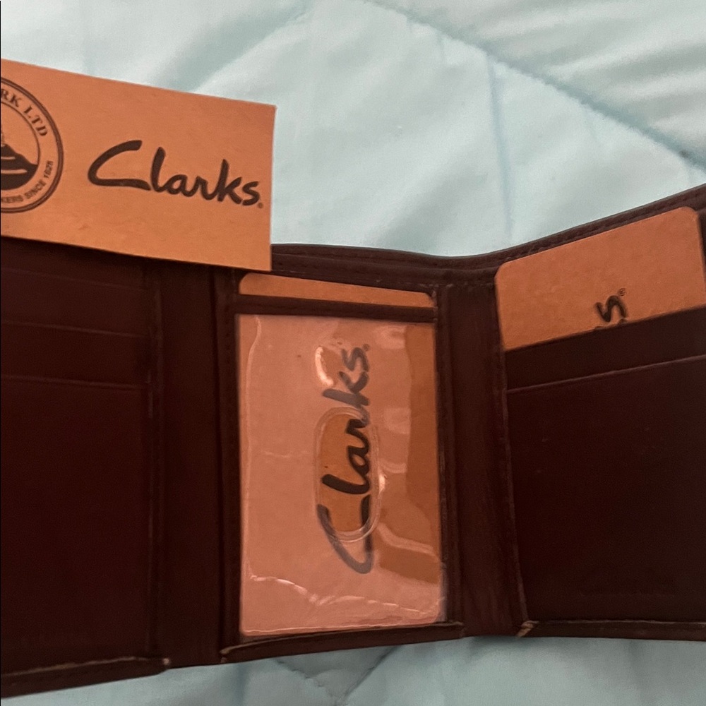 Clarks Dark Brown Leather Wallet and Card Holder - Picture 2 of 3